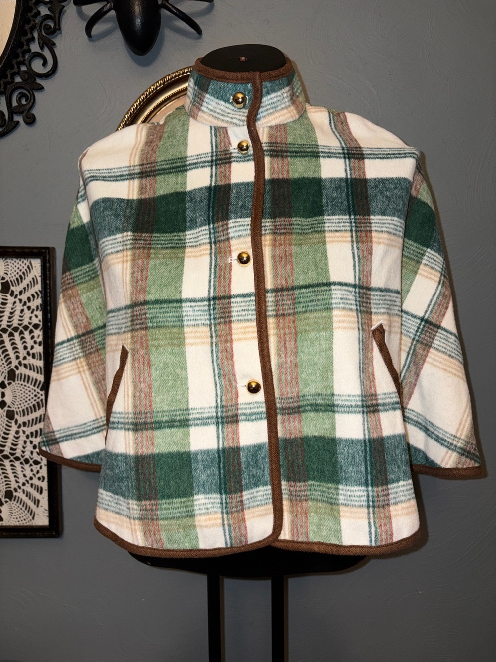 Janie and Jack Green, Cream & Brown Plaid Button-Front Cape